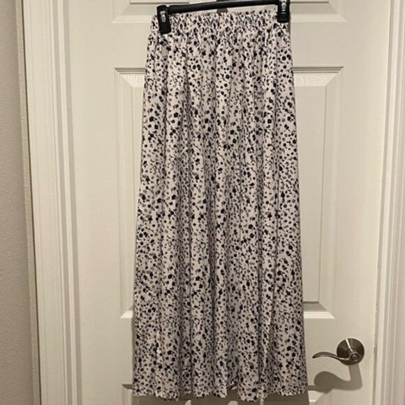 Dresses & Skirts - Black and White Maxi Skirt
